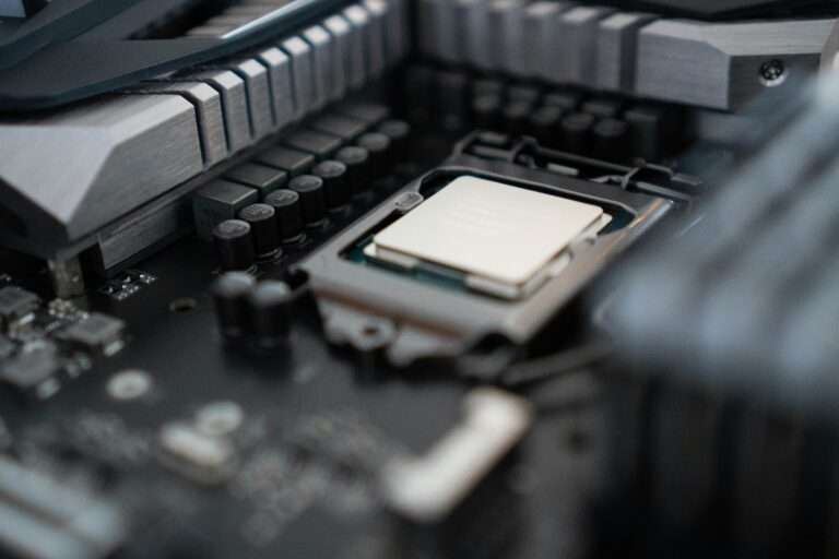 Intel vs. AMD – Who Makes The Best Processors?